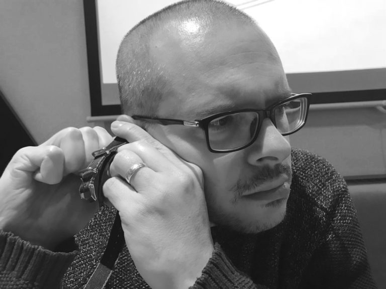 Kubson naslouchá